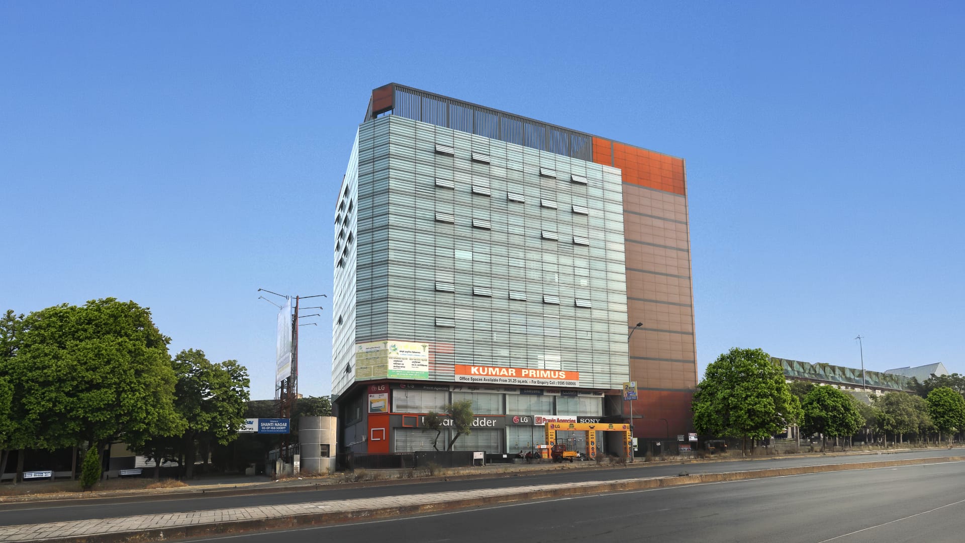 Commercial And Office Space For Sale In Hadapsar, Pune